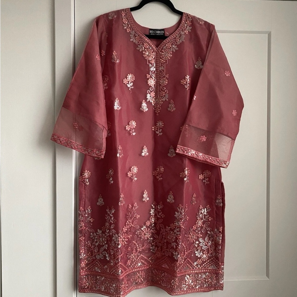 NWT Mehzabeen Peach/Pink Size L kurta 1pc Kameez